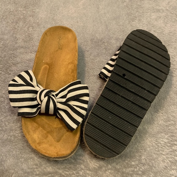 Sandals - Picture 2 of 2